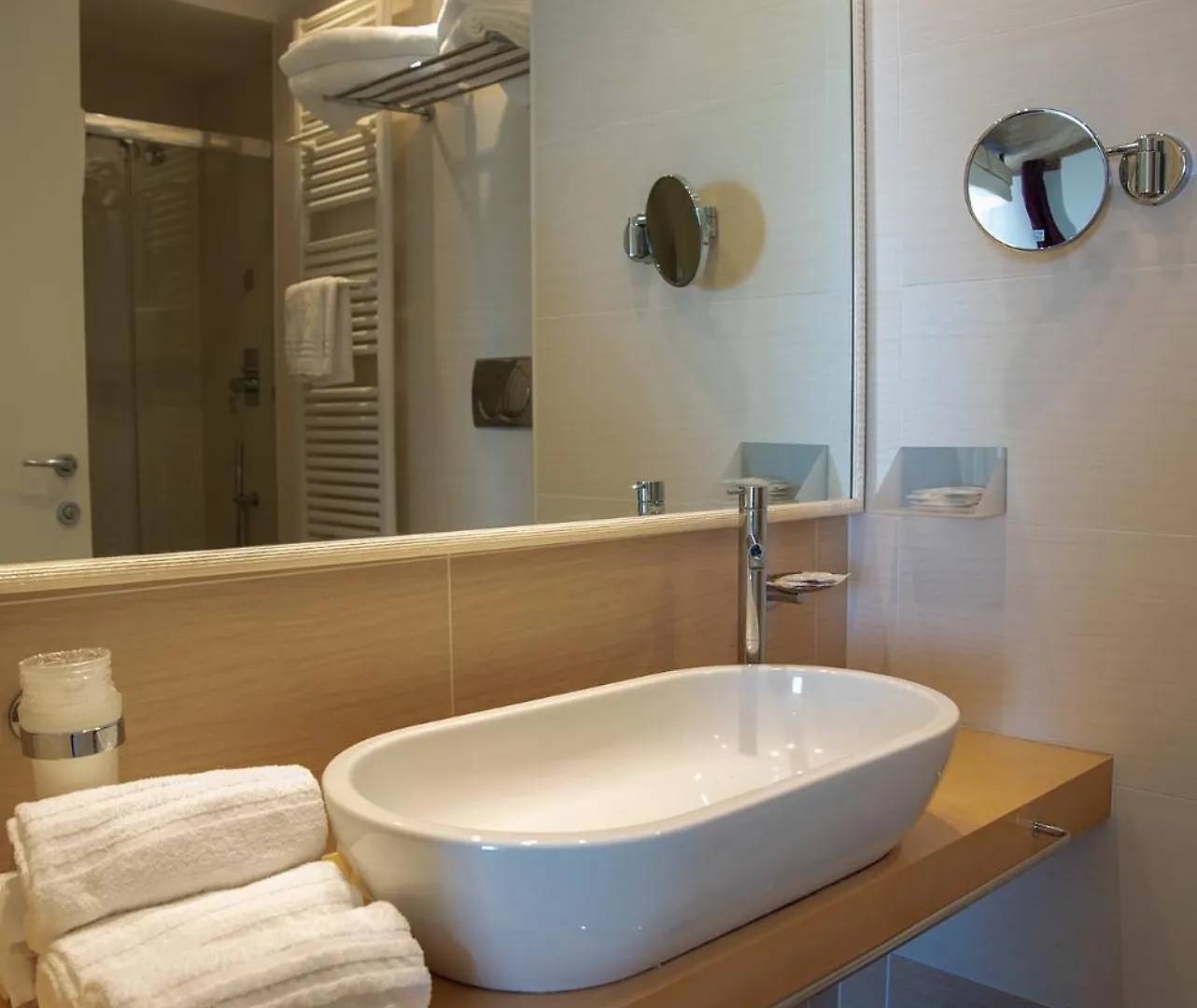 Hotel Kursaal - Fronte Mare Con Piscina Riccione Italie