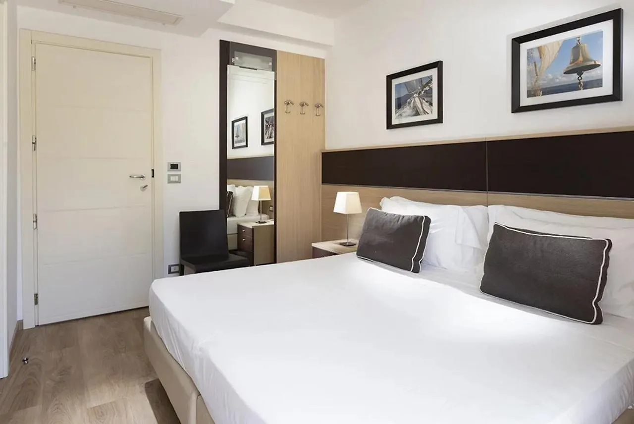 Hotel Kursaal - Fronte Mare Con Piscina Riccione